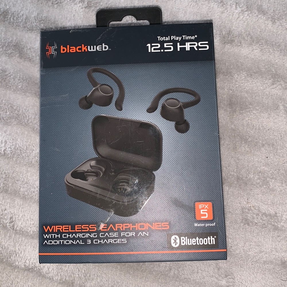Wireless earbuds